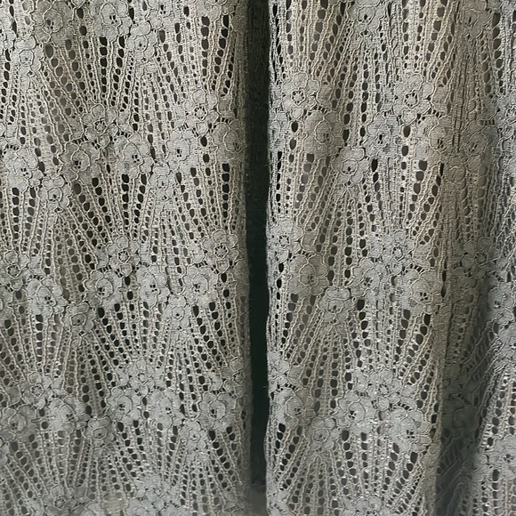 Ann Taylor factory size XL black lace top lined with ruffle sleeve cuff. - Picture 6 of 9